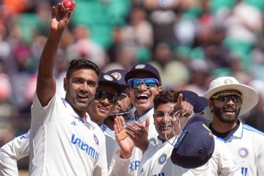 India beat England by an innings and 64 runs in the Fifth Test