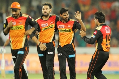 Bhuvneshwar’s skill saves Hyderabad