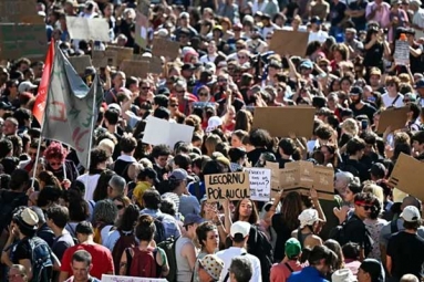 'Block Everything' Protest in France: 200 Arrested 'Block Everything' Protest in France: 200 Arrested