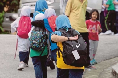 How Much Should Your Child’s Backpack Weigh? Scientists Have the Answer