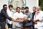 Chiranjeevi YS Jagan meeting, Chiranjeevi YS Jagan meeting, megastar resolves the movie tickets issue in andhra pradesh, Mr ys jaganmohan reddy
