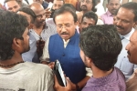 pakistani in uae, pakistani in uae, india s mos external affairs minister v muraleedharan pledges to resolve major expat issues in uae, Aadhar card