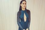 Dance+, Nargis Fakhri hot in green, nargis fakhri asked to pin up her dress, Banjo
