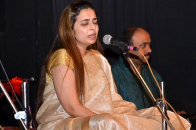 Radha Mangeshkar Hrishikesh Ranade Concert