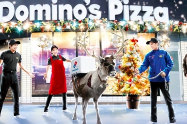 Domino's trains reindeer to deliver pizza!