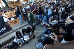 Reuters journalists, Reuters journalists, dozens protest against jailing of reuters reporters, Kyaw soe oo