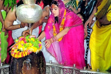 Sara Ali Khan&#039;s Bold Statements On Her Temple Visit