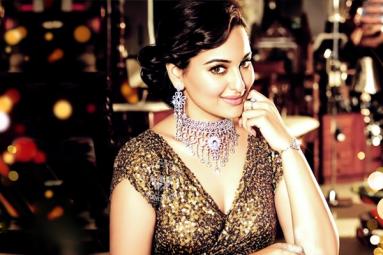 Sonakshi Sinha: Trains for Akira, Does Cameo in All Is Well, Sings in IIFA