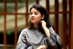 zaira wasim facebook, zaira wasim biography, zaira wasim quits bollywood to focus on her faith islam, Dangal
